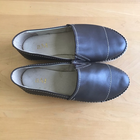 Espadrille Style Leather Shoe - Picture 4 of 6